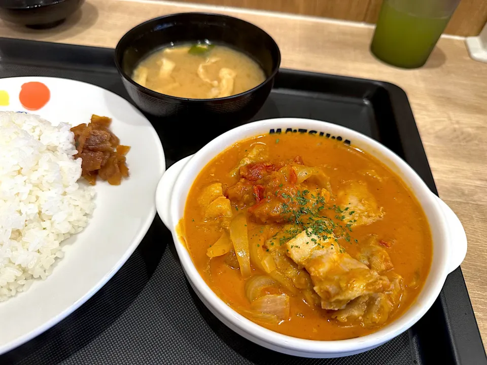 Snapdishの料理写真:バターチキンカレーごはん大盛り|マハロ菊池さん