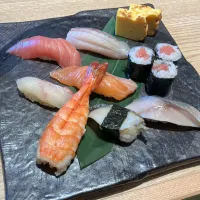 Snapdishの料理写真:🍣市場直送8貫ランチ|Yukityさん