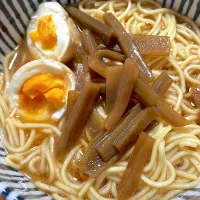 Snapdishの料理写真:山クラゲをのせたラーメン|れもんさん