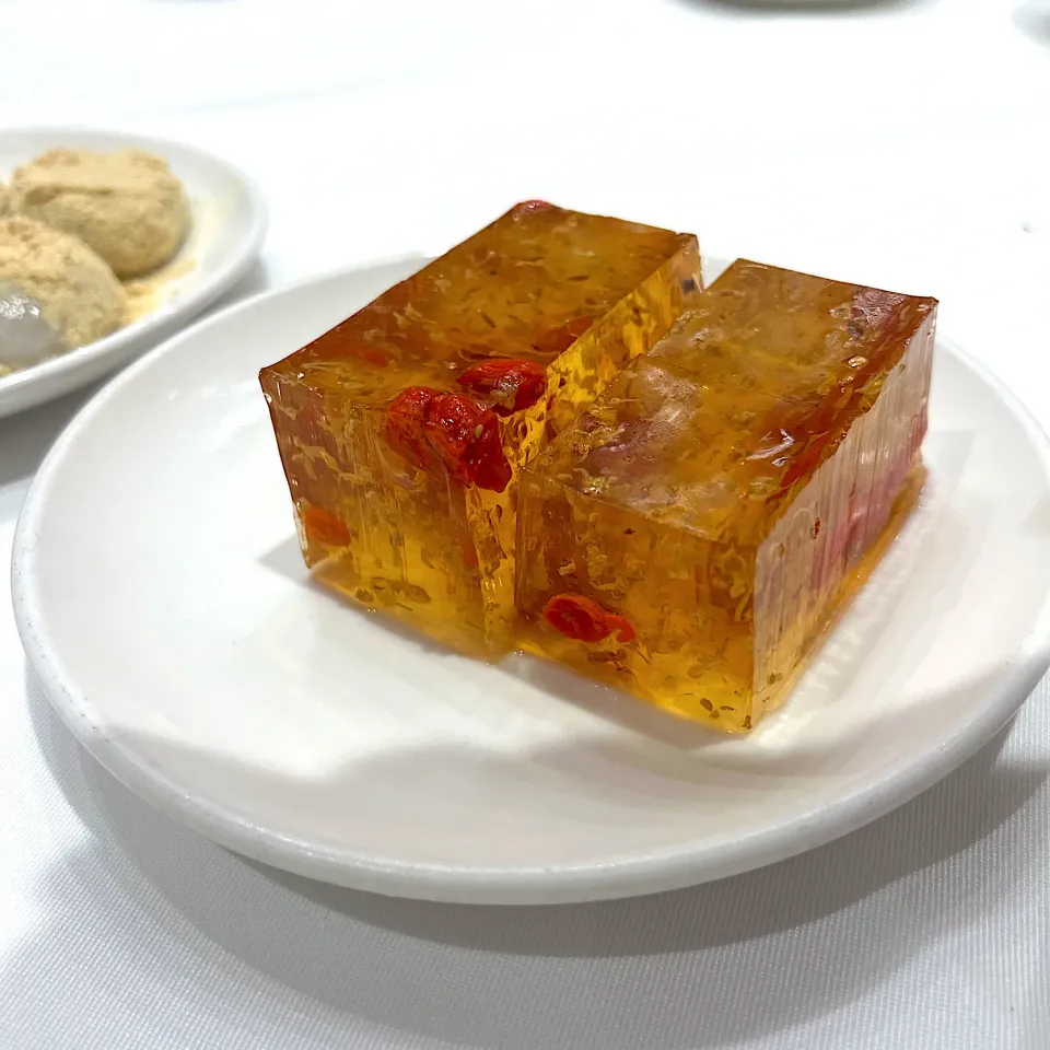 Chilled osmanthus puddings with medlar|skyblueさん