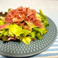 Snapdishの料理写真:生ハムサラダ🥗|もふもふさん