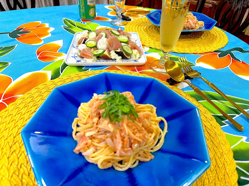 Snapdishの料理写真:明太子とイカそうめんの和風スパゲッティ🍝にいちじくのカプレーゼ💓|Seikoさん