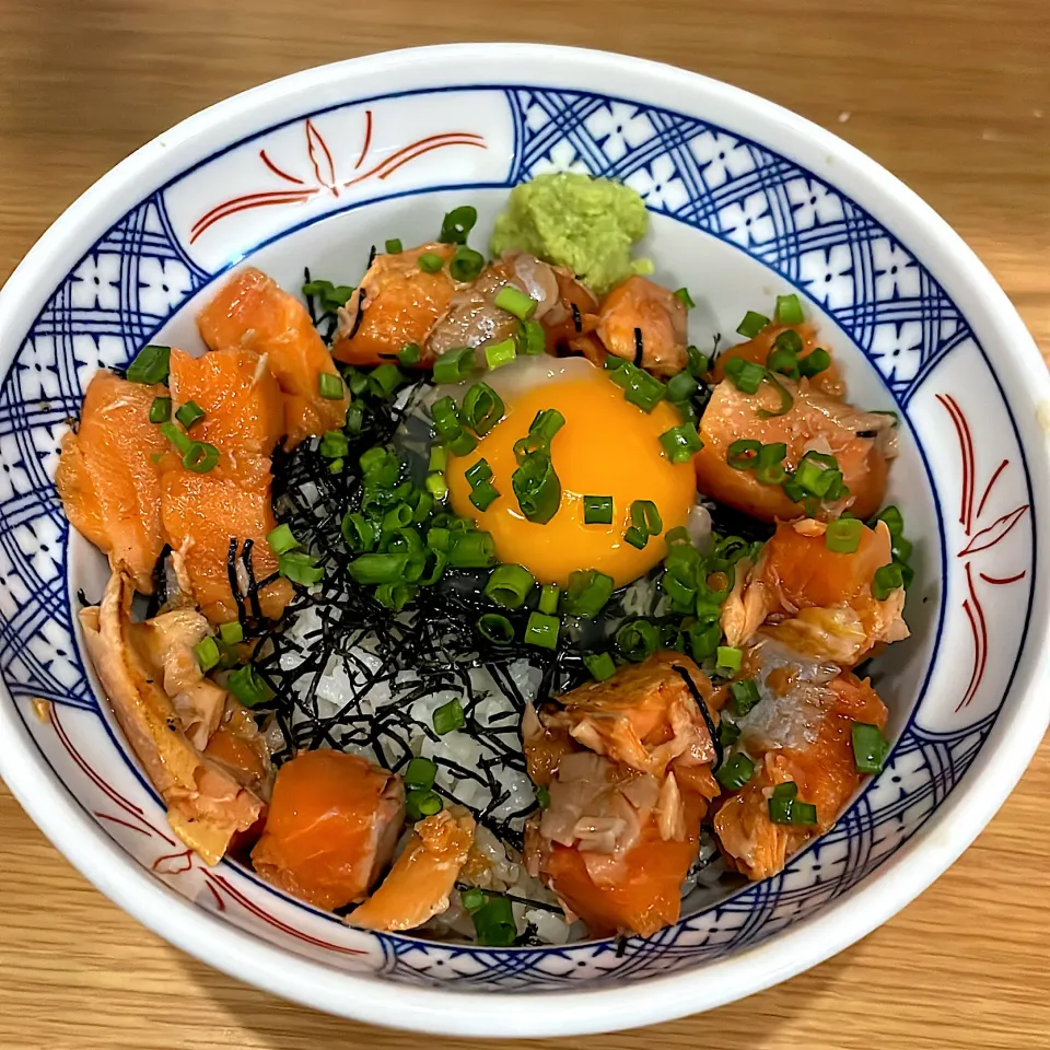 わら焼き鮮魚漬け丼|270w178bさん