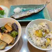 Snapdishの料理写真:秋刀魚の塩焼き、栗ご飯、厚揚げと茄子、ピーマンの南蛮漬け|オレンジさん