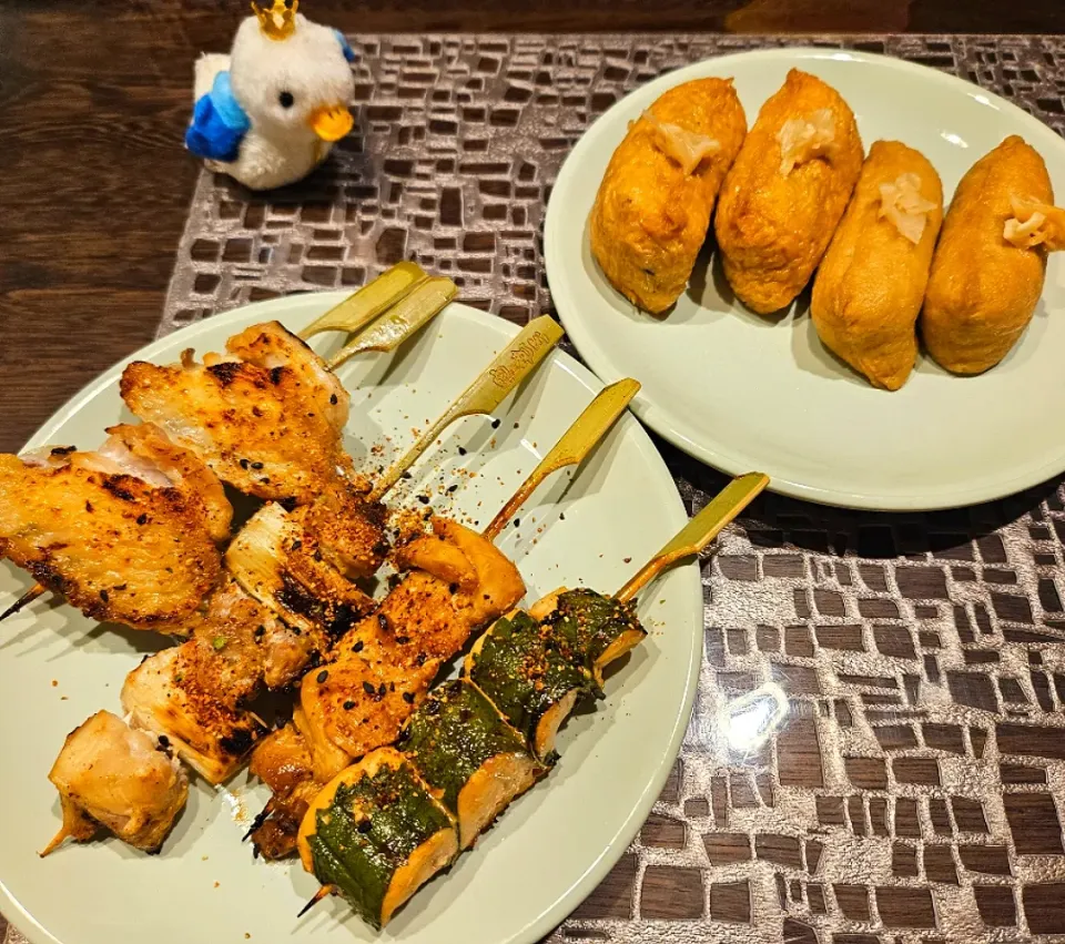 Snapdishの料理写真:焼き鳥&いなりすし|emiさん