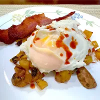 Snapdishの料理写真:Eggs, pots and bacon|Laki Maikaʻiさん