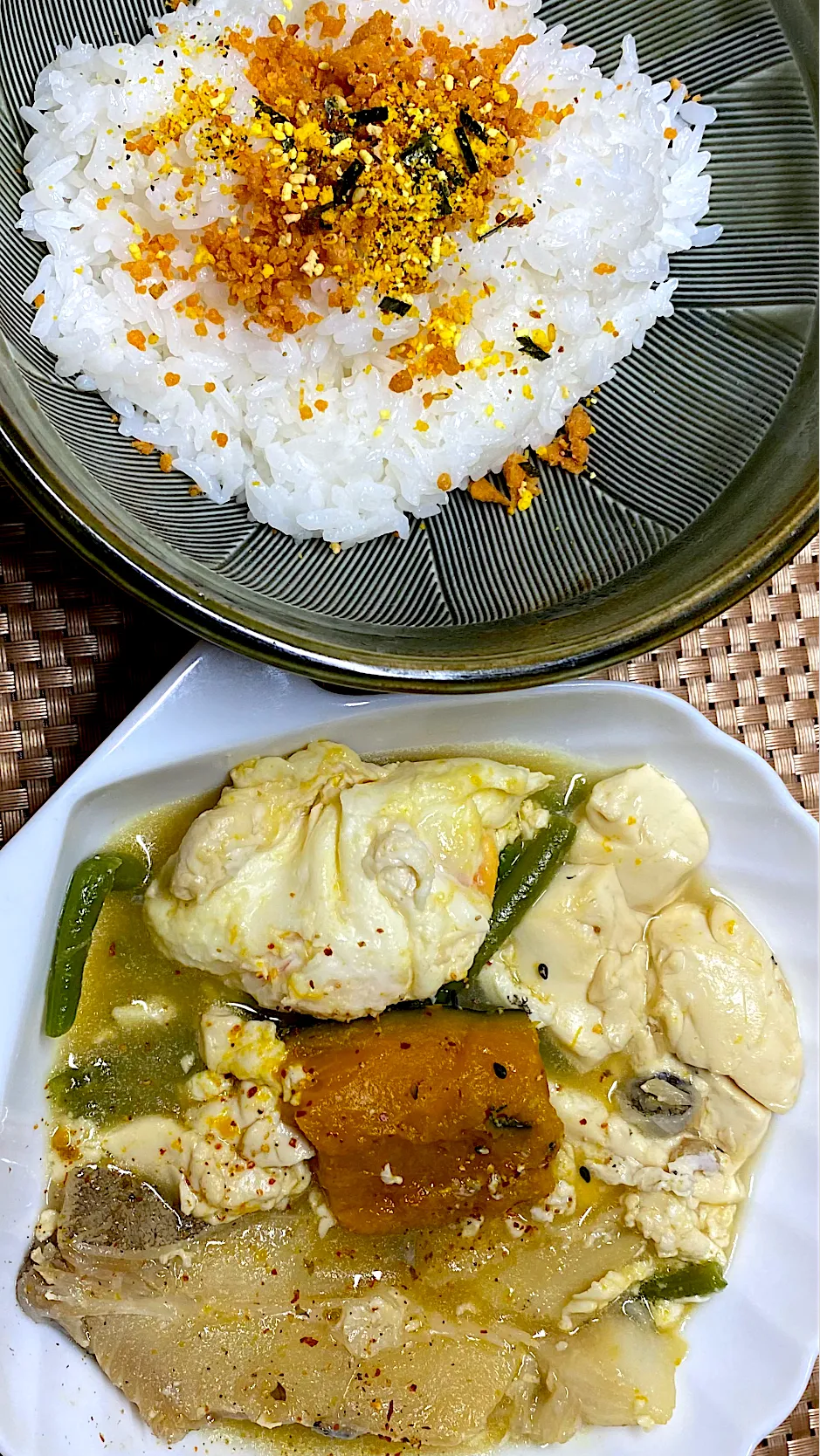 🎃かぼちゃと鰈と豆腐と卵の煮付け|すくらんぶるえっぐさん