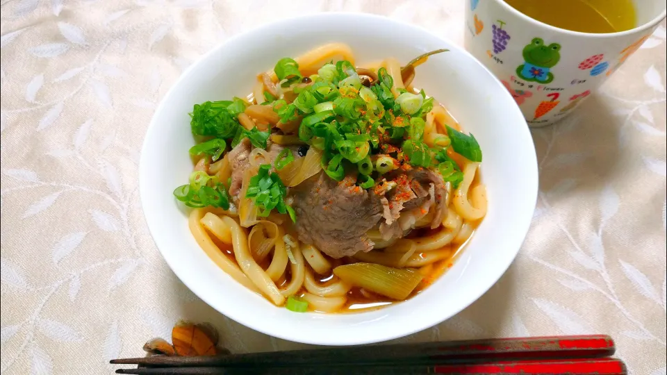 Snapdishの料理写真:9/29の朝ごはん
肉うどん🍜|卯月さん