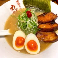 Snapdishの料理写真:ラーメン🍜😬😬😬😬|krittさん