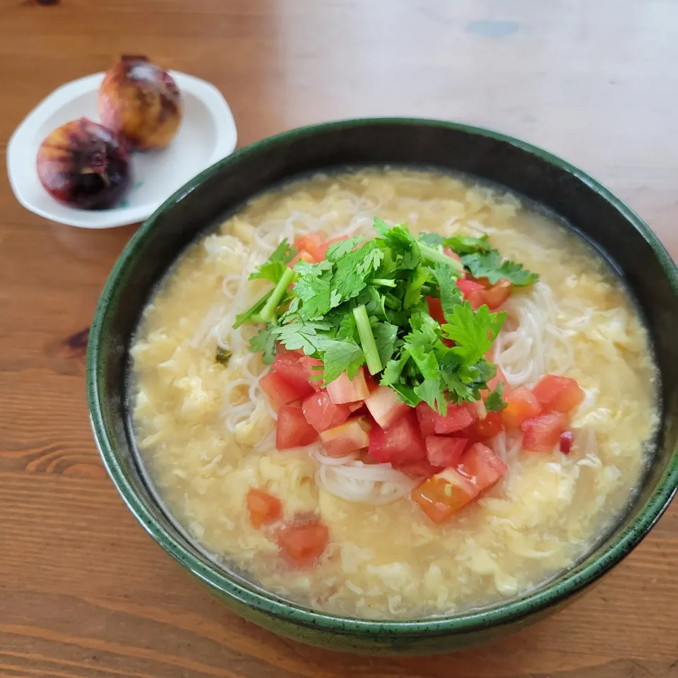 Snapdishの料理写真:エスニック風にゅうめん
（昨日のスープの残りで）|あんさん