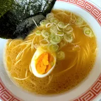 Snapdishの料理写真:好き嫌い多めの息子の具少なめラーメン。|あささん