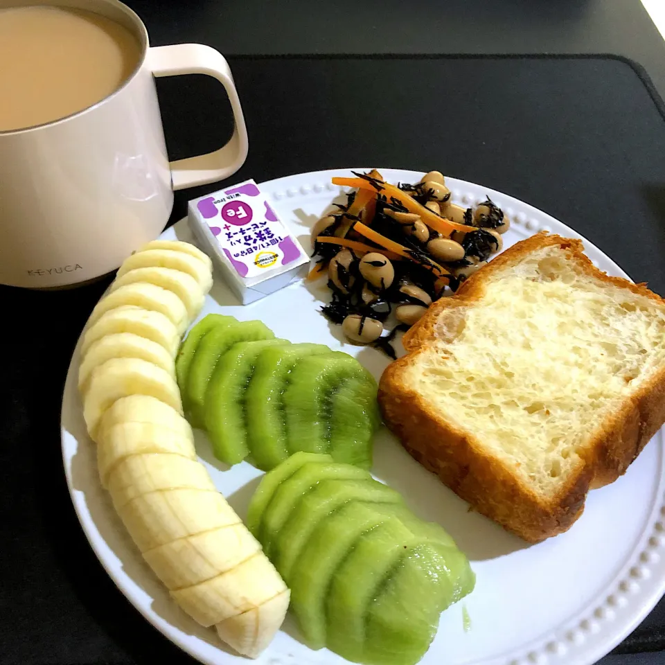 8:38 朝ごはん🥝🍌|へれ子さん