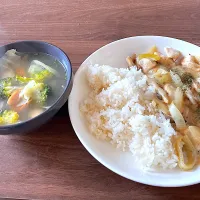 鶏胸肉とキノコのクリーム煮・キャベツとブロッコリーのコンソメスープ|ぺーさん