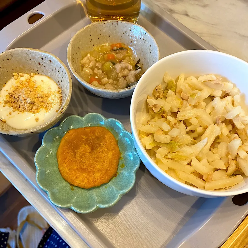 Snapdishの料理写真:白菜とツナの豆乳クリームうどん、かぼちゃのおやき、具沢山豚汁、きなこヨーグルト|なつこさん