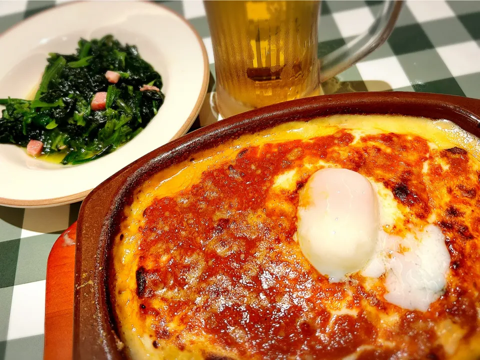 Snapdishの料理写真:半熟卵のミラノ風ドリア＋ほうれん草のソテー ¥550|Blue Moon Caféさん