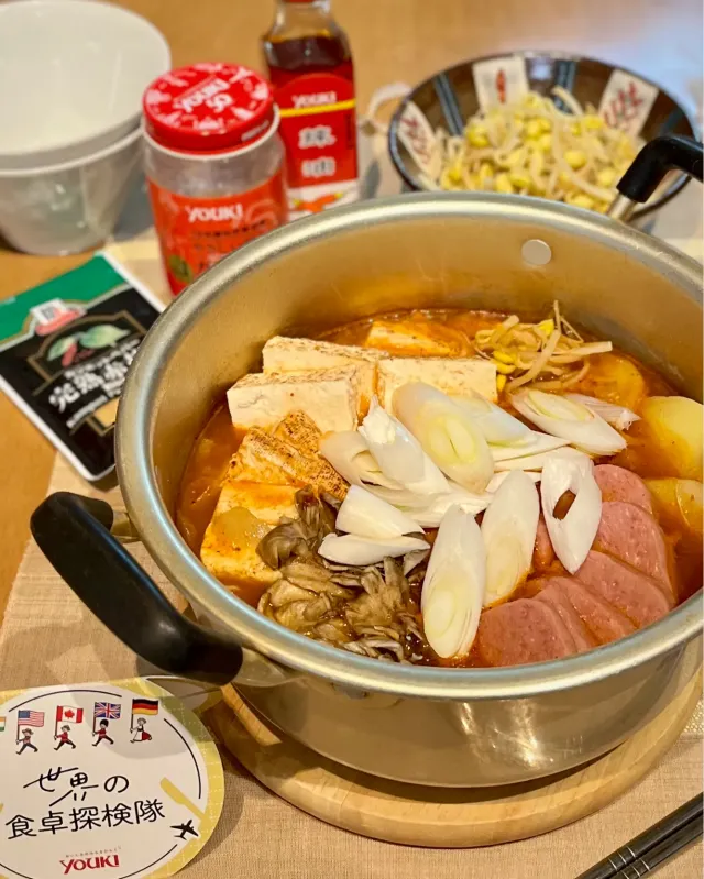 Snapdishの料理・レシピ写真:豆腐とランチョンミートのチゲ｜寒〜い日には 韓国鍋であったまろう♡