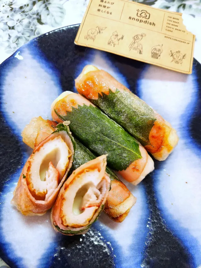 Snapdishの料理・レシピ写真:🔷ちくわとハムとチーズのライスペーパー包み焼き🔷｜今どきのライスペーパー料理８選♪