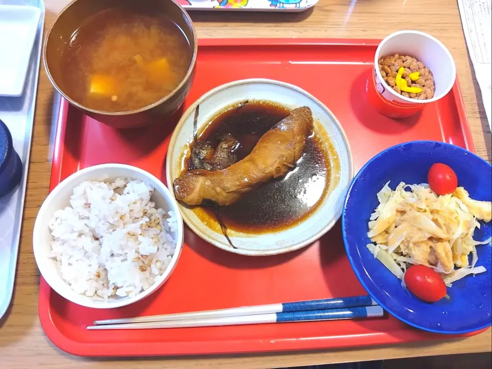 金目鯛の煮付け　白菜と油あげのごまタレサラダ　えのきと豆腐の味噌汁|さゆさん