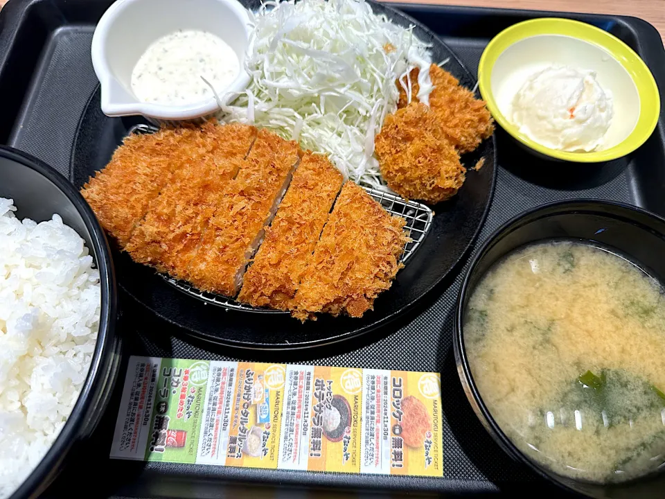 ロースかつ定食にかきフライ2個とサービス券でポテサラ|マハロ菊池さん