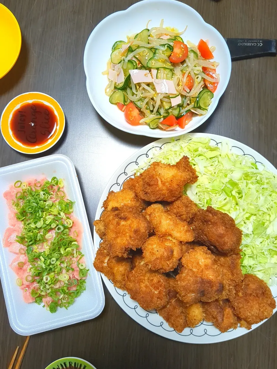 チキンカツ、モヤシサラダ、ねぎとろ|あっちゃんさん