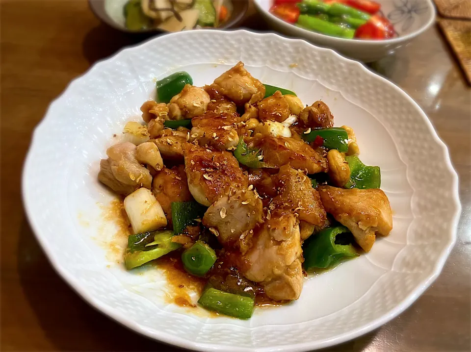 鶏肉とピーマンのカシューナッツ炒め  ピーマンとナッツ好きにはベストマッチの中華です  仕上げに花椒で四川風UP|リフルシャッフルさん