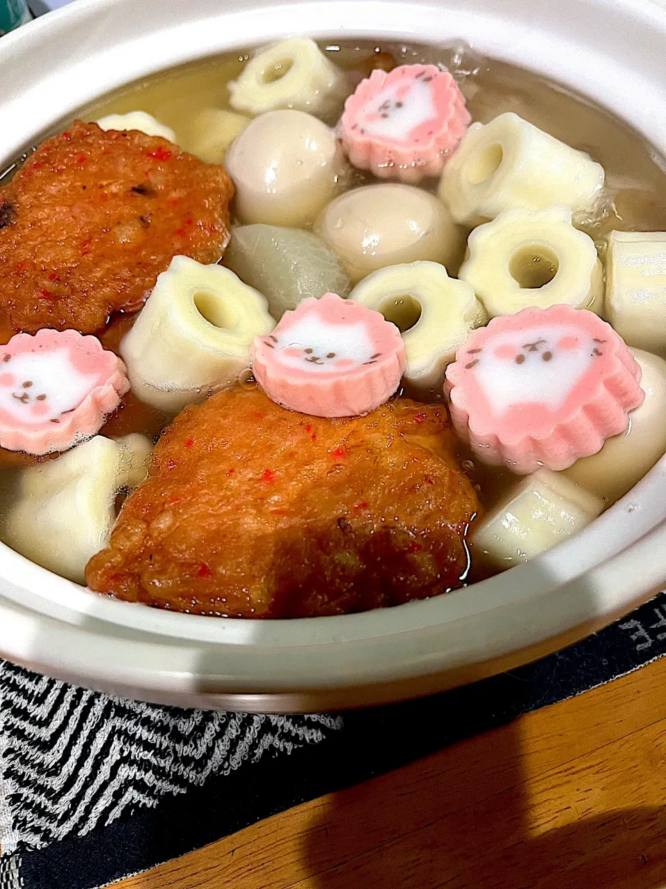 Snapdishの料理写真:海外ドラマ ゴッサム を観ながら #夕飯　ねこぶ出汁にゃるとおでん|ms903さん