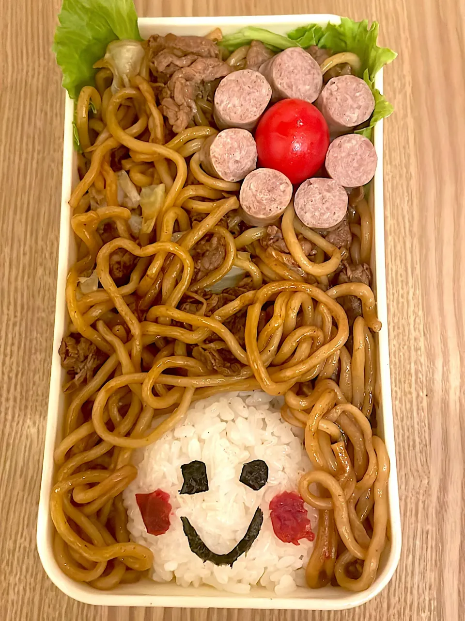 焼きそば弁当🍱|るりさん