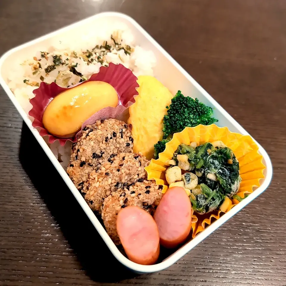 Snapdishの料理写真:ごまチキン弁当🍱|Rieさん