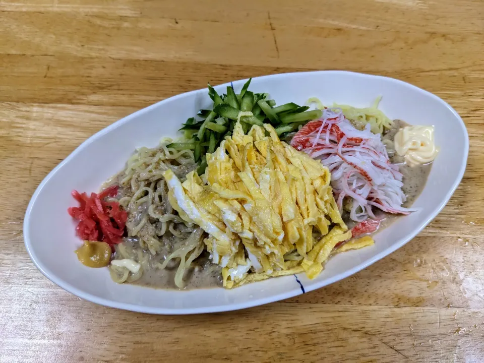 自作手作り！豆乳ベースの胡麻タレ風味の冷やし中華です。|トヨシと申します。さん