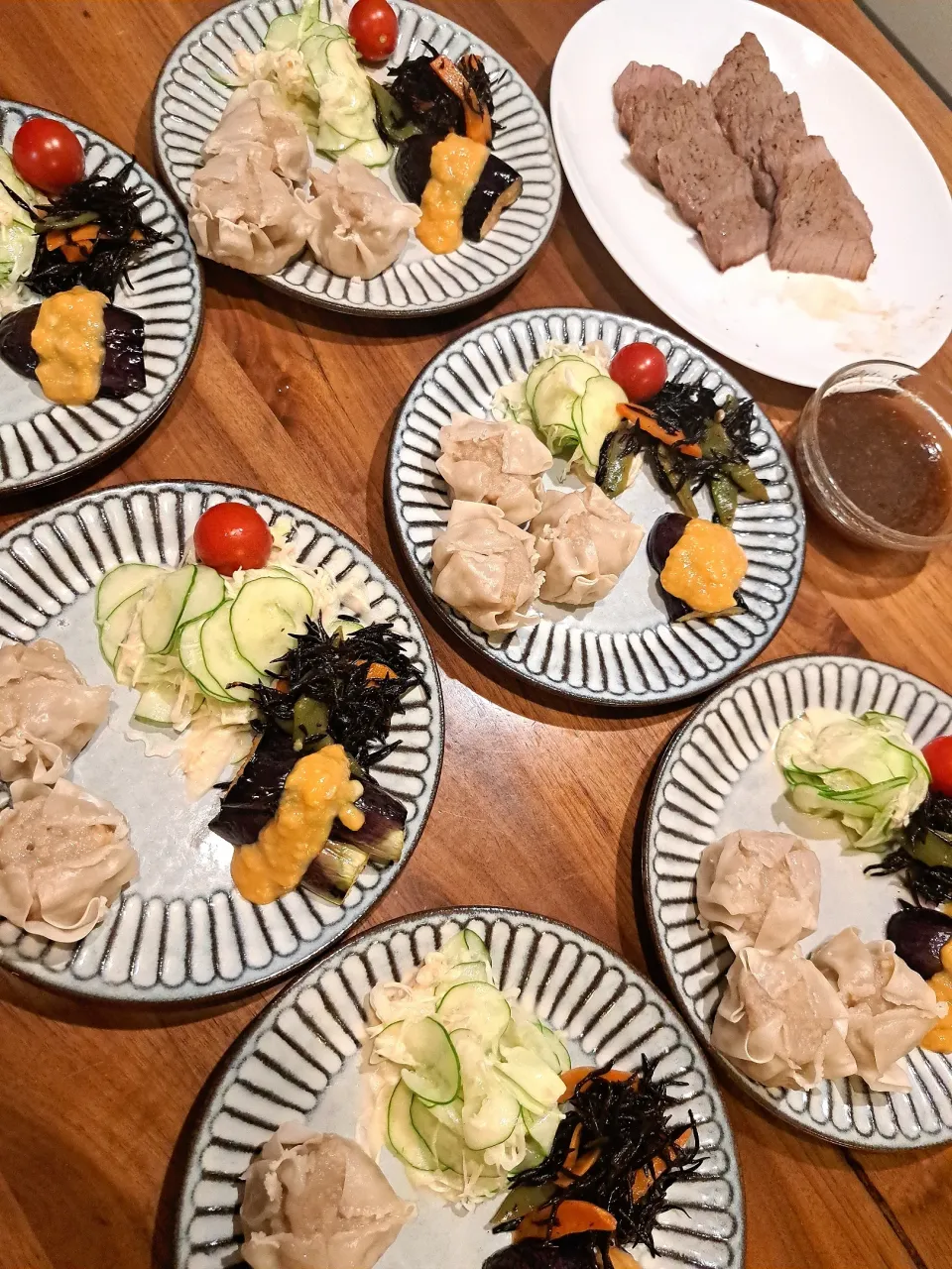 Snapdishの料理写真:シュウマイ　揚げなすの甘みそダレ　牛モモステーキ|m aさん