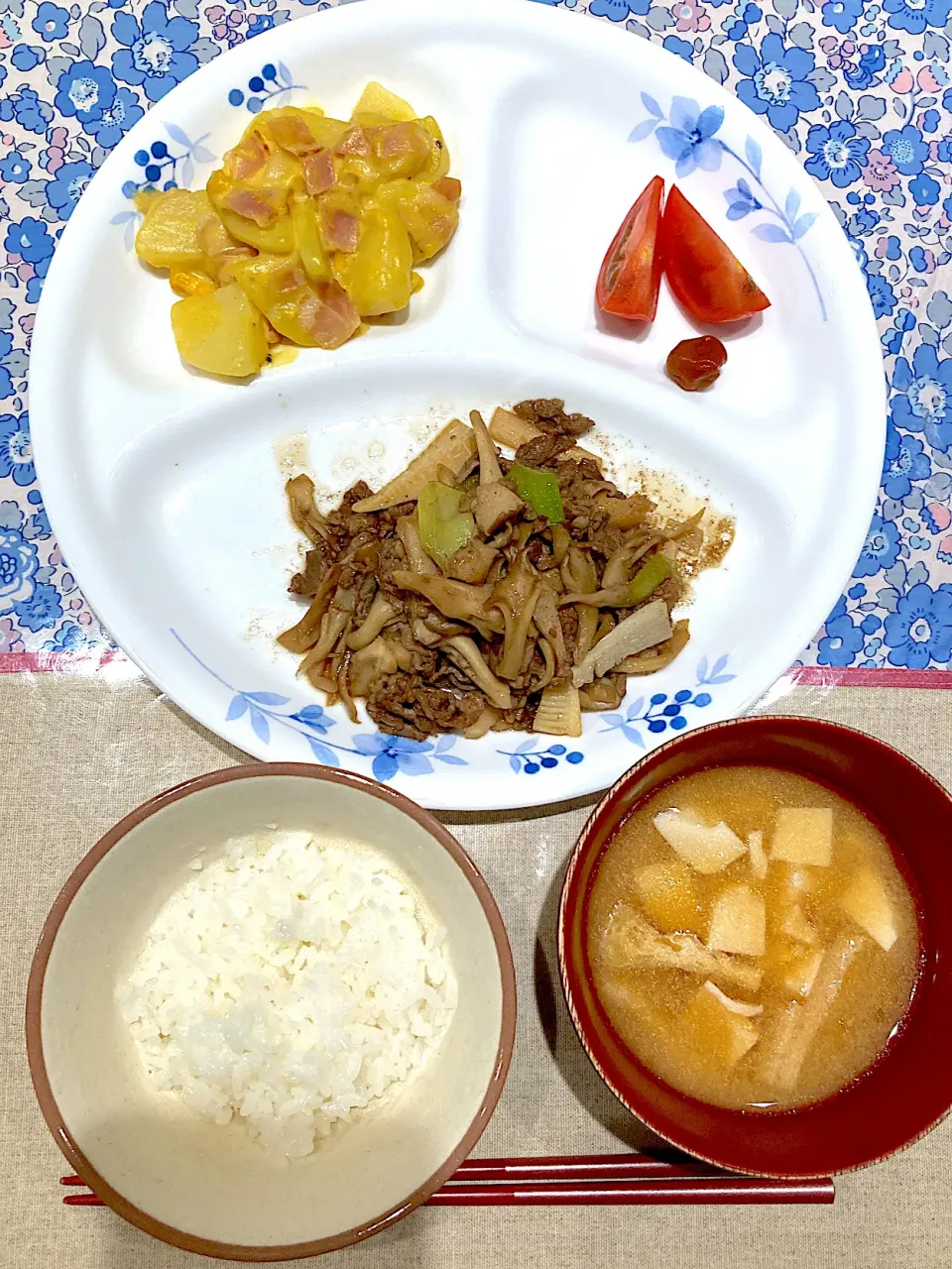 舞茸牛肉醤油炒めとジャガベーコンコーン煮|おしゃべり献立さん