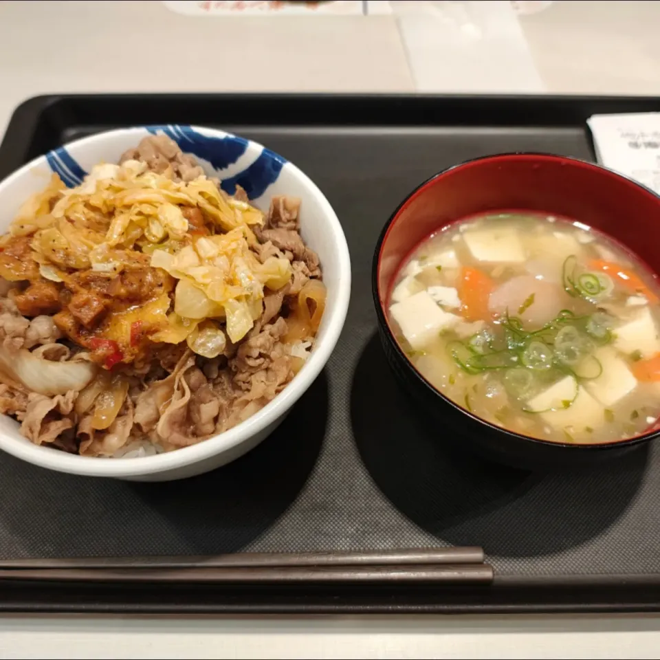 ペペロンチーノ牛丼と参鶏湯|アクちゃんさん