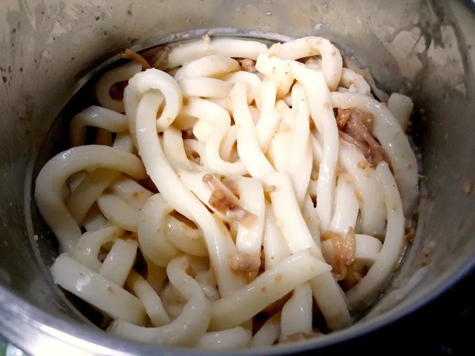 Snapdishの料理写真:なめ茸と肉そぼろ入り胡麻ダレ冷やしうどん|darkbaronさん