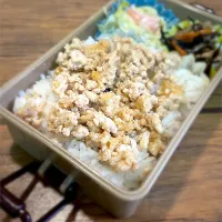 レンジ鶏そぼろ弁当|家事専門とねななさん