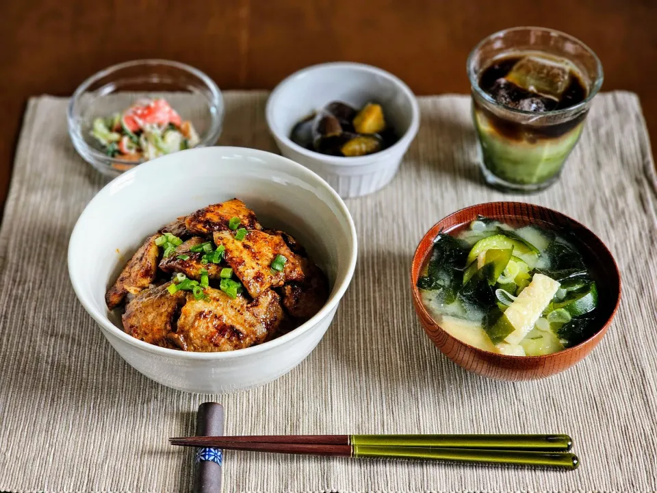 アンメット(ドラマ)にハマって作った焼肉丼|喫茶店のプリン🍮さん