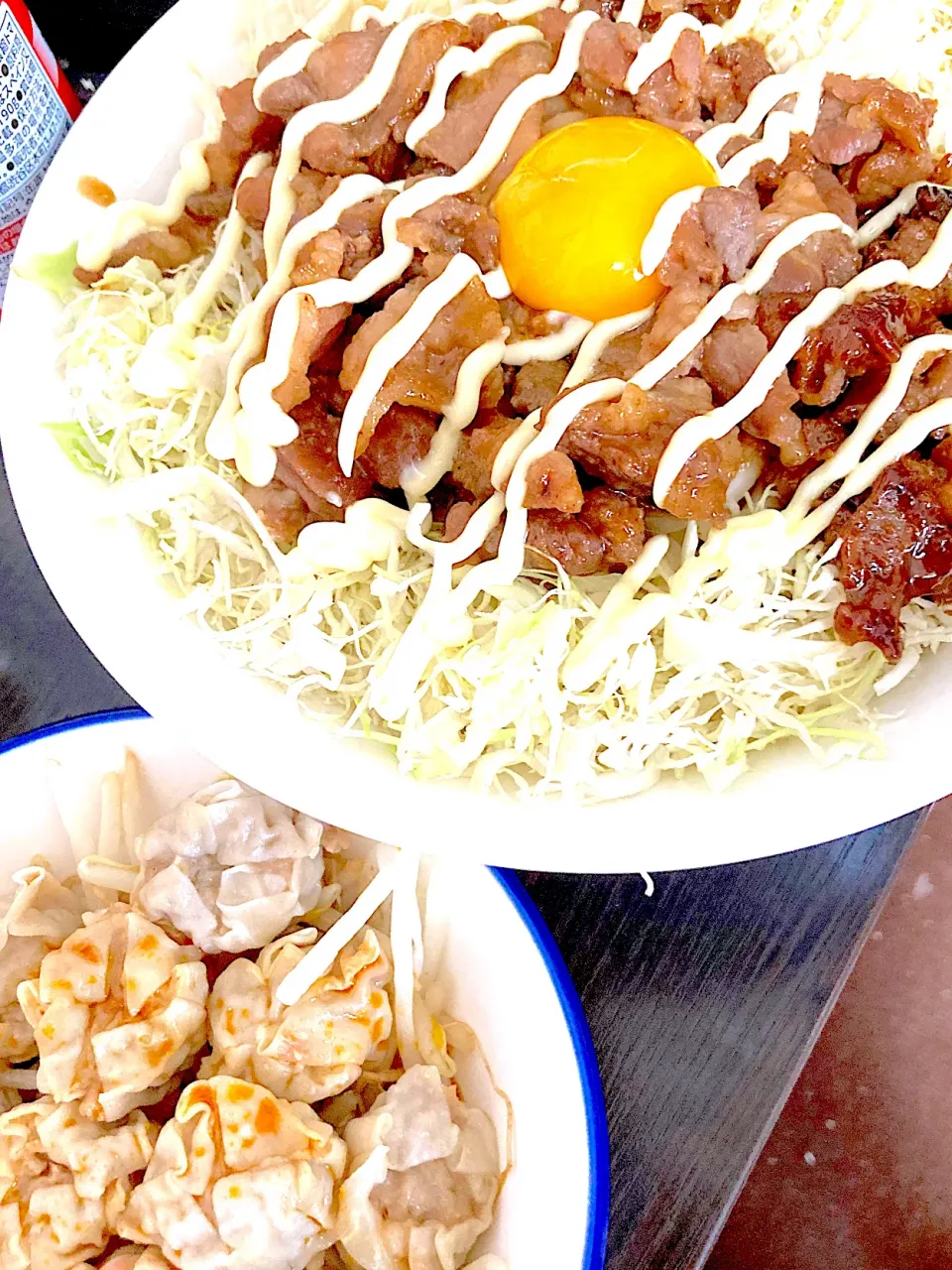 焼肉サラダうどん、焼売|まみみさん