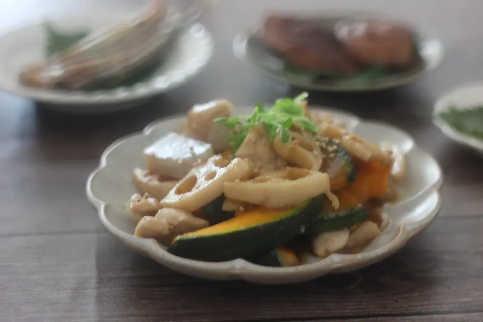 かぼちゃと蓮根と鶏肉の炒り煮風|ちいさなしあわせキッチンさん