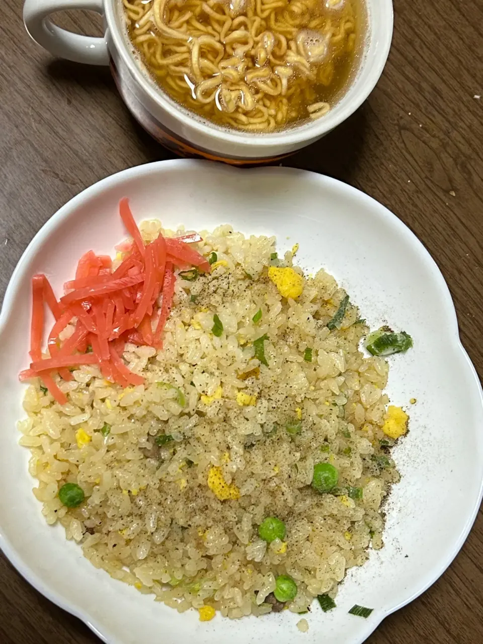 チャーハンとチキンラーメン|Morito Kamiyaさん