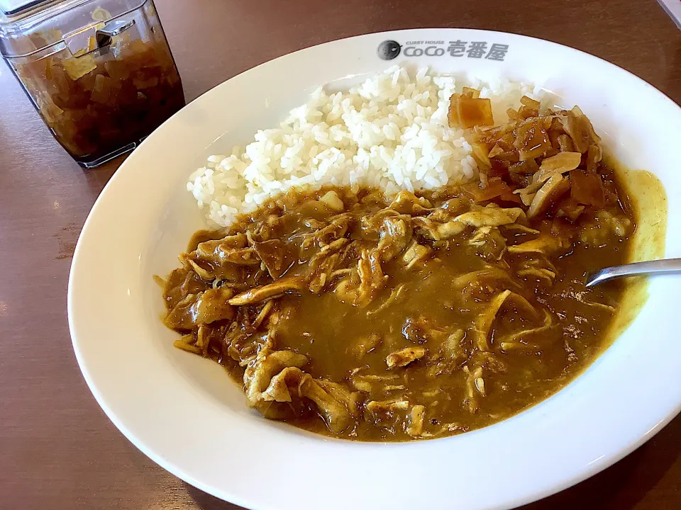 CoCo壱番屋さんの『ハーフ牛しゃぶとハーフチキン煮込みカレー🍛」😋|アライさんさん