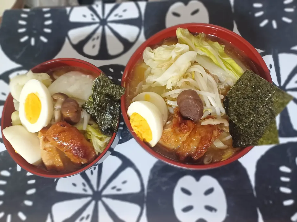 お昼のラーメン🍜🍥|ぽんすけさん