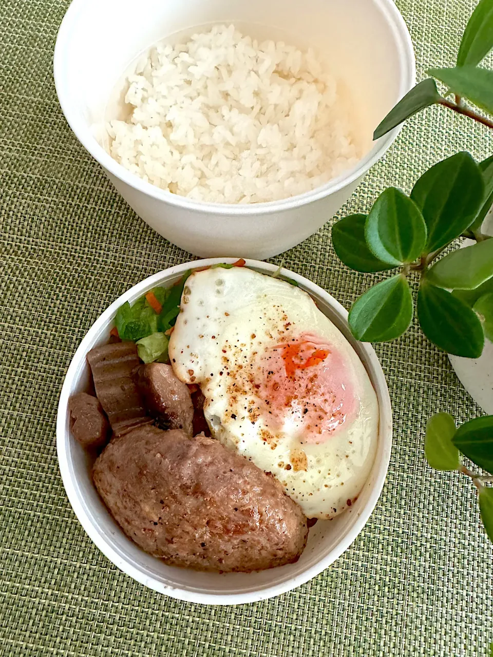 和風ハンバーグと目玉焼きのお弁当|＊ayabianさん