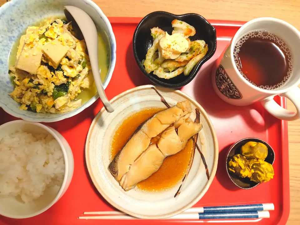 かれいの煮付け　ちくわの磯部揚げ　高野豆腐の卵とじ　辛子茄子|さゆさん