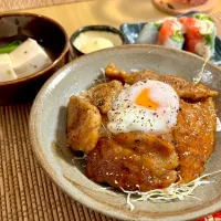 Snapdishの料理写真:豚ヒレ丼| さっきんちょさん