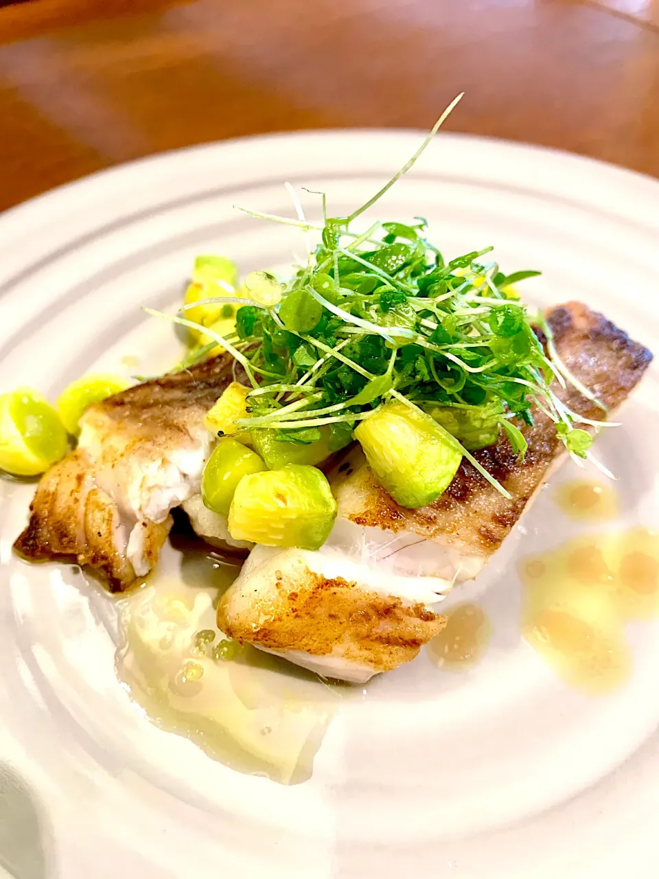 Grilled Halibut with Apple Cider Vinaigrette|gonbenさん