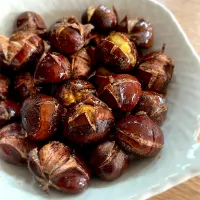 Snapdishの料理写真:フライパンで焼き栗🌰|yoko.tanakaさん