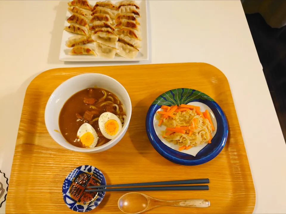 今日の夕食　カレーうどん、切り干し大根煮物、餃子|pinknari🐰🌈さん