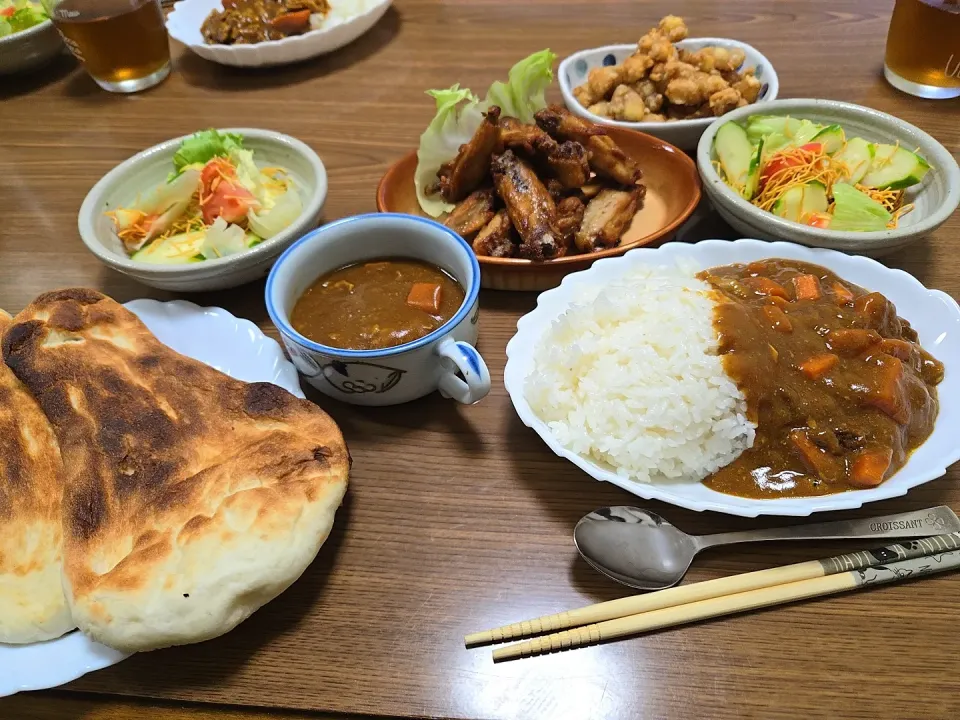 Snapdishの料理写真:豚肉カレー・チキンヒーロー・軟骨の唐揚げ・サラダ🌺|chiyukiさん