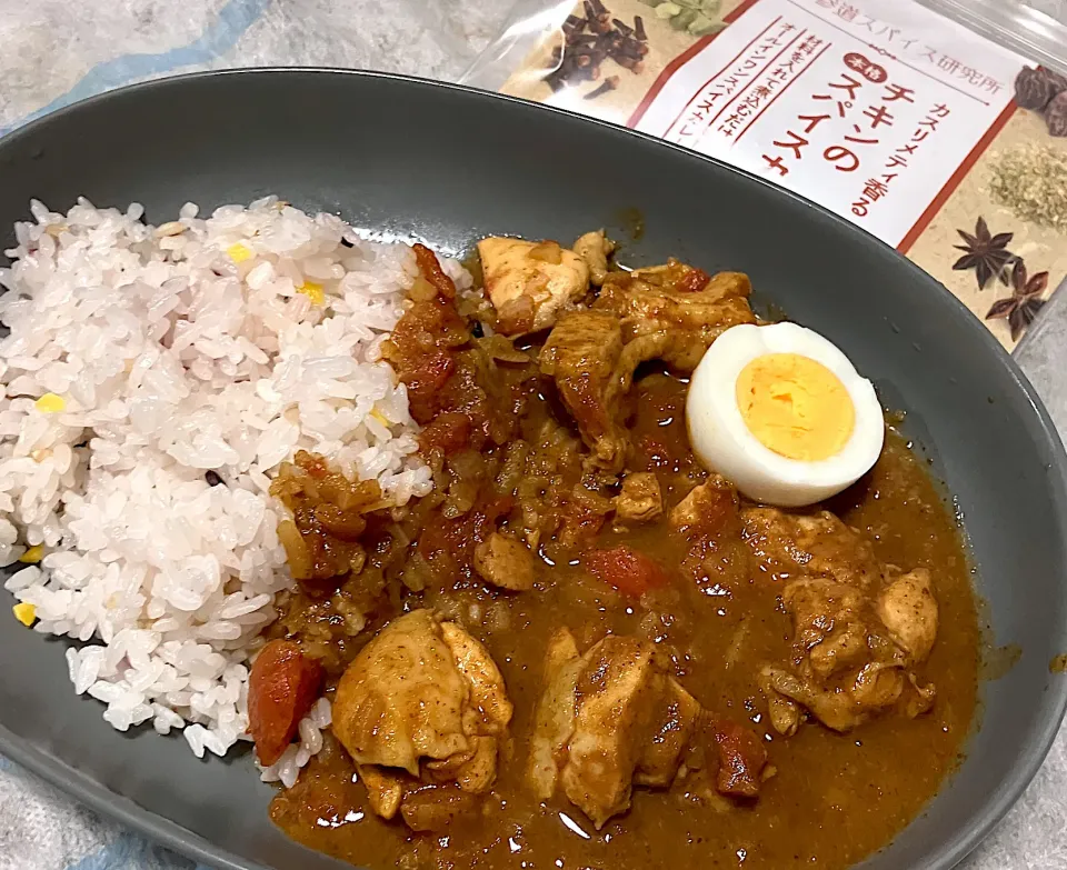 今夜は、スパイスカレーパウダーを使って、チキンカレーを頂きました👍😋🎵|ギムレットさん