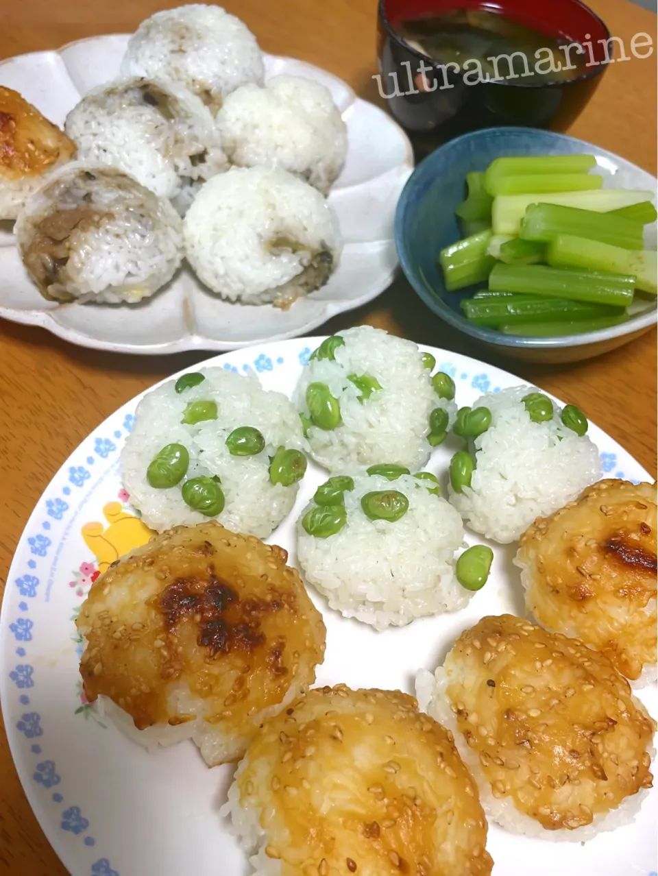 ＊セロリの浅漬けとひらたけ、味噌焼きおにぎり♪＊|ultramarineさん