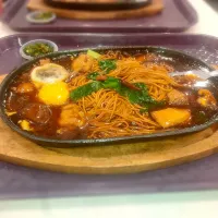 Snapdishの料理写真:love😍😘 sizzling yee mee+egg|DarrlyingAdamAbdMalekさん